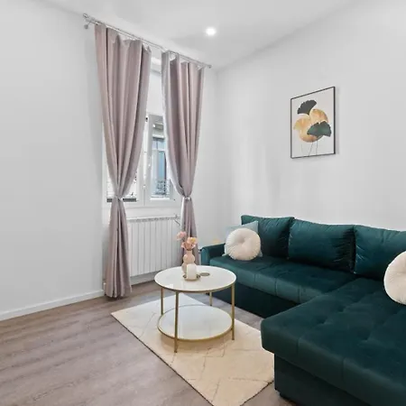 Old Town Fun & * Boekarest